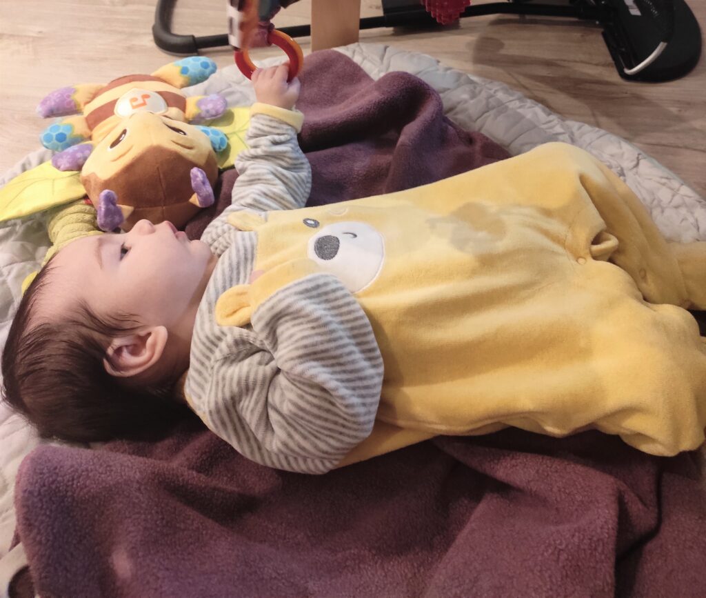 how to play with a newborn